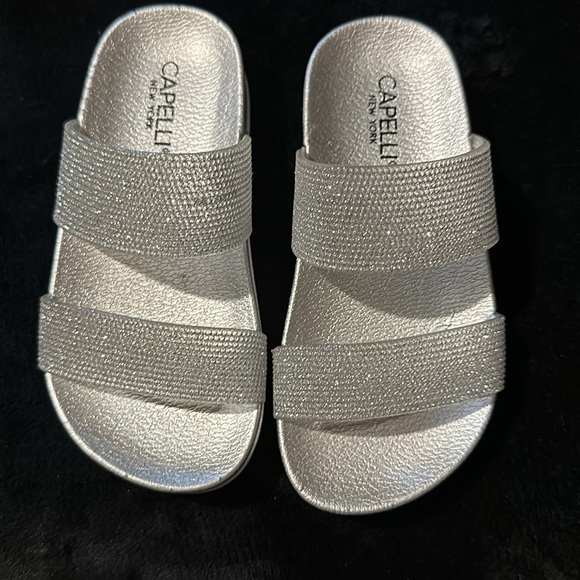 Capelli of New York Toddler Silver Glitter Double Strap Slip-On Sandal Size 10 - Picture 2 of 2